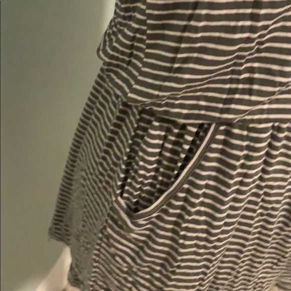 Size small romper - Picture 2 of 3